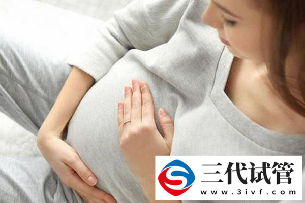 三代试管冻胚4AB和4BB的区别，发育能力和细胞分裂状态都不同(图4)